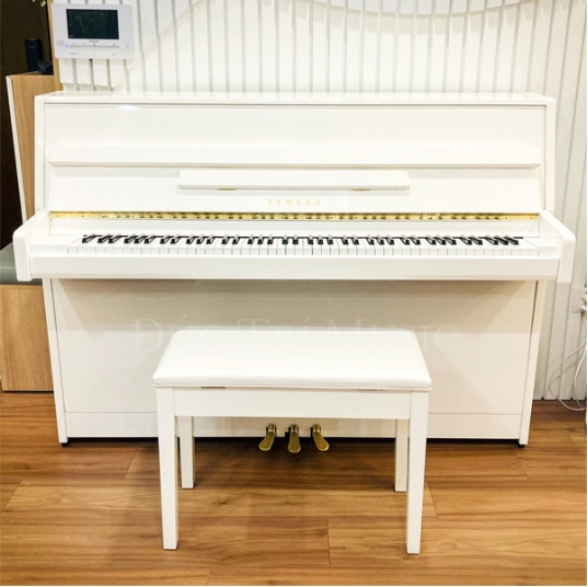 Đàn Upright piano Yamaha JU109 WHC với lớp vỏ trắng hoàn hảo