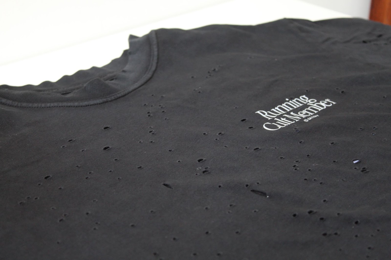 The Satisfy Running Auralite shirt is a great option for runner's who care about a highly-technical fashion-forward shirt.