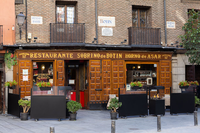 Frente de Restaurante Sobrino de Botin.