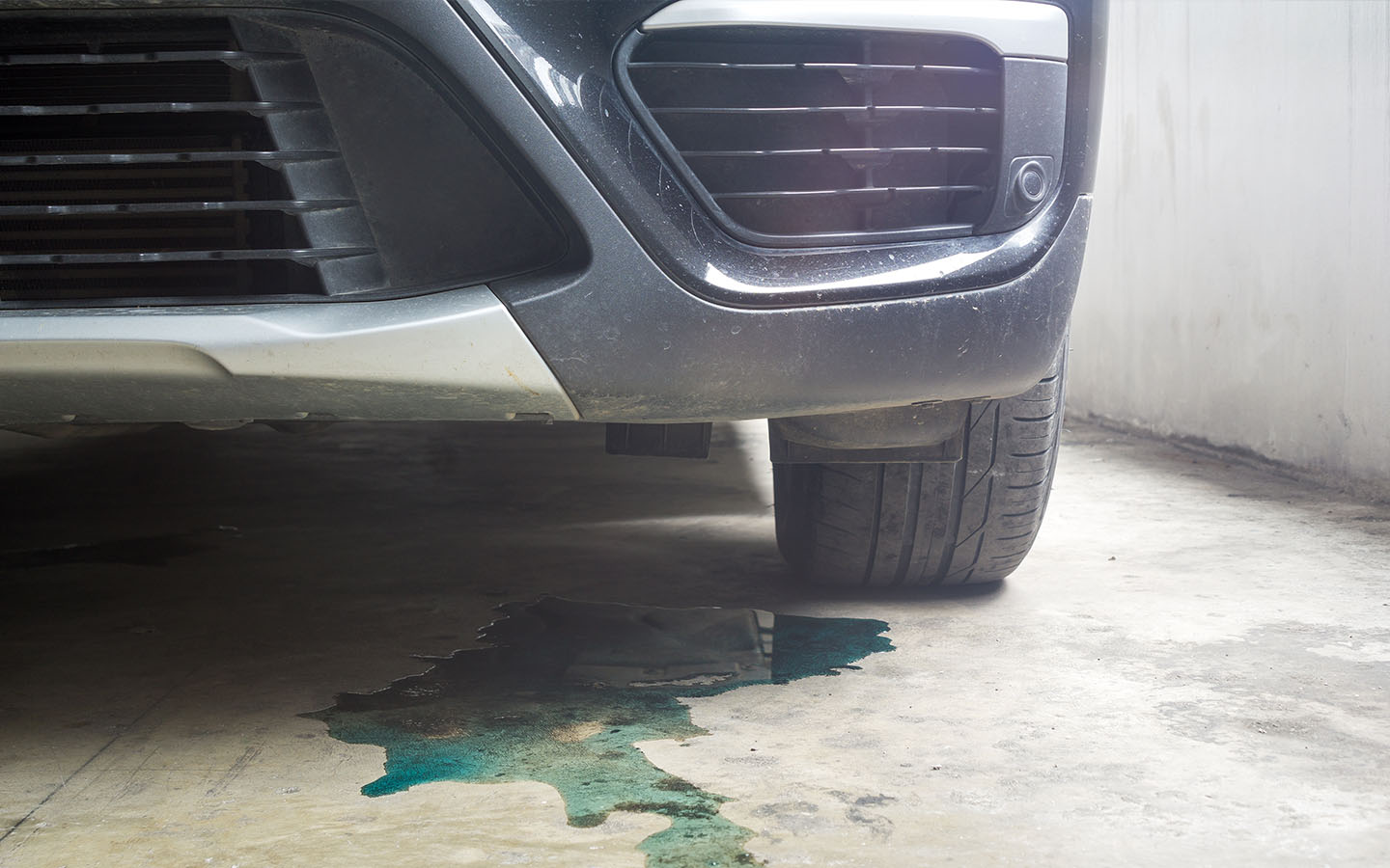 a damaged radiator can lead to leaking coolant from car