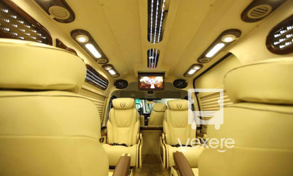 Nội thất xe X.E Việt Nam từ Hà Nội đi Ninh Bình