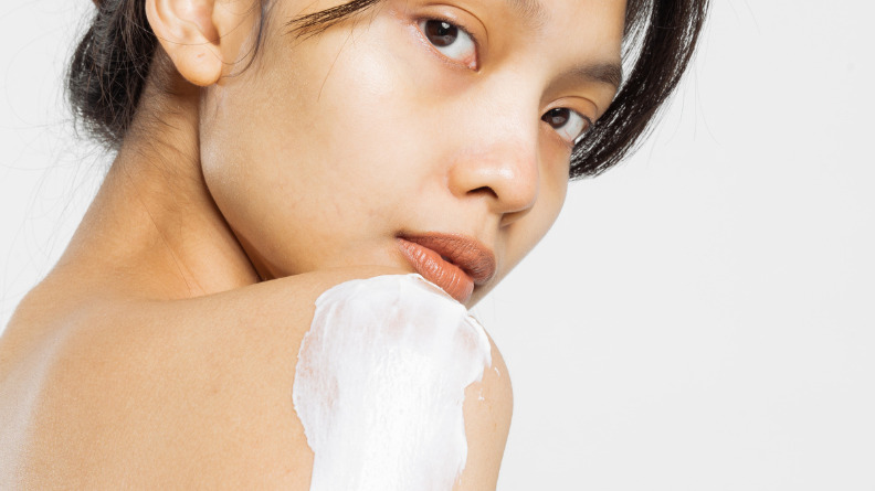 Sữa dưỡng thể là dòng mỹ phẩm chăm sóc da có dạng lỏng giúp nuôi dưỡng làn da mịn màng