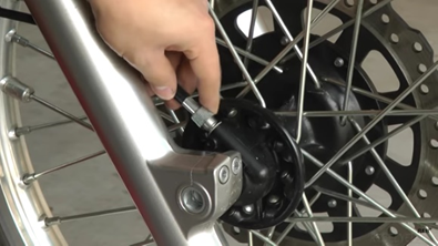 How to change KLR 650 tire