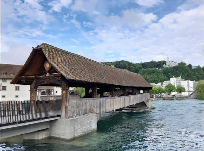 أكثر الأماكن مناسبة بخصوص السياحة في سويسرا للعوائل 