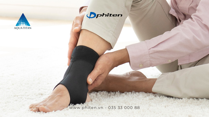 Sử dụng băng đai bảo vệ cổ chân Phiten giúp phục hồi viêm gân Achilles hiệu quả hơn