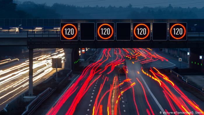 Germans at loggerheads over autobahn speed limits | News | DW | 27.01.2019