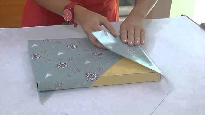 Wrap your gift diagonally