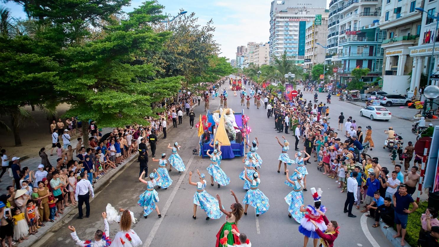 C:\Users\hangntt09\Desktop\Lễ hội Carnival Sầm Sơn 2022\DJI_0324.jpg