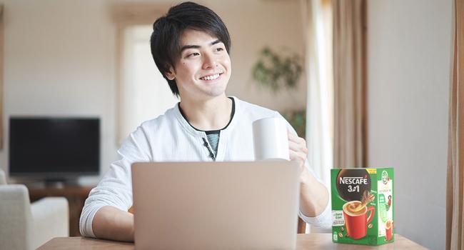 Tăng năng lượng bằng vài khoảng nghỉ giữa ngày cùng NESCAFÉ 3in1 Vị Rang đậm chuẩn gu Việt.