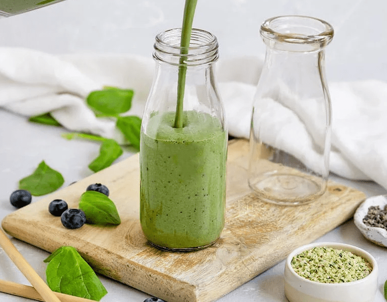 green breakfast smoothie