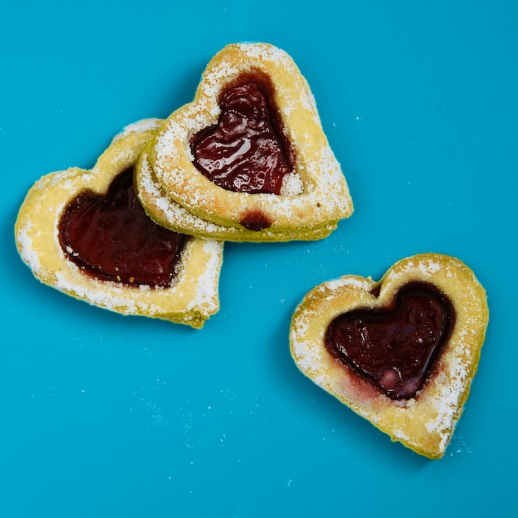 how to make christmas cookies: jam filled cookies 