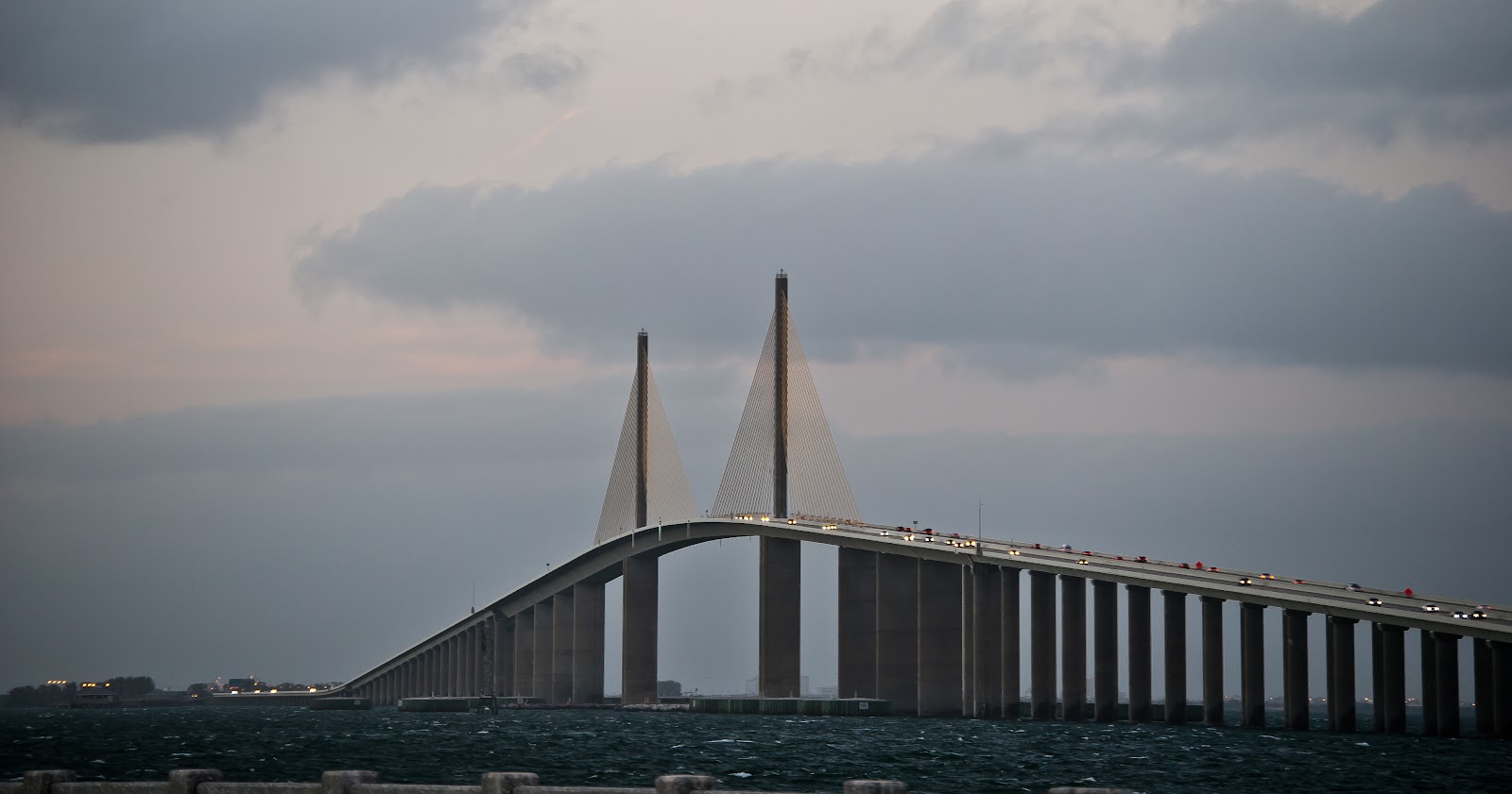 Sunshine_Skyway_on_the_Tampa_Bay.jpg