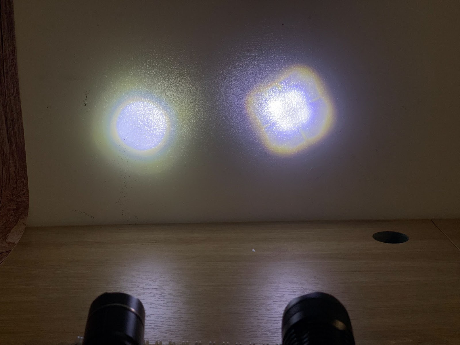 khả năng chiếu sáng của 2 đèn
