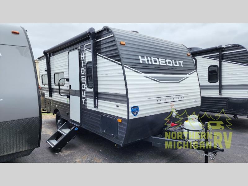 Find more great deals on travel trailers when you shop at Northern Michigan RV today.