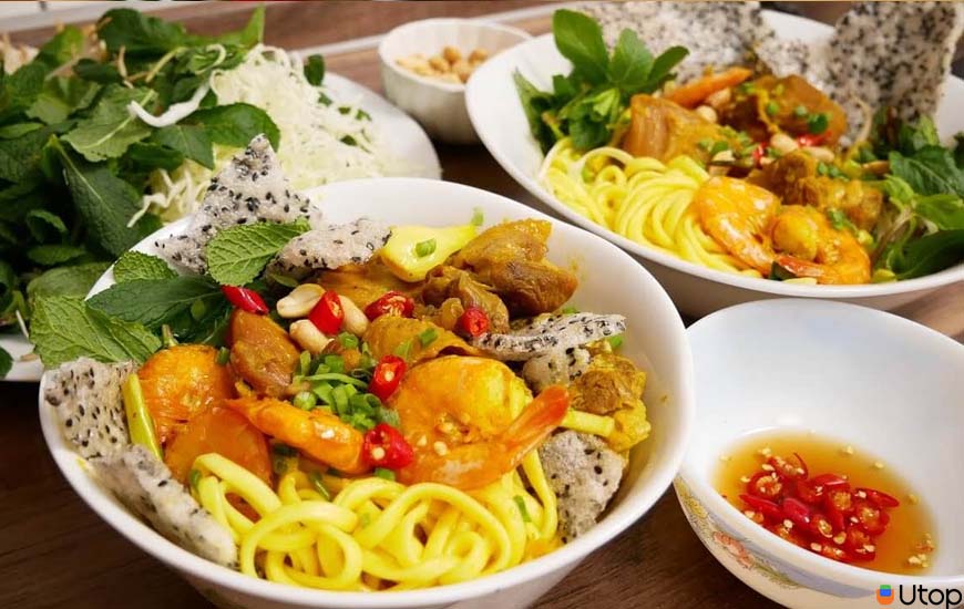4. Mì Quảng Sông Trà - Quán nổi tiếng ở Sài Gòn
