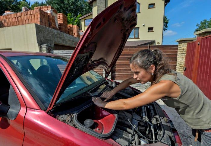 13 ways to maintain your car while coronavirus lockdowns keep it parked -  Business Insider