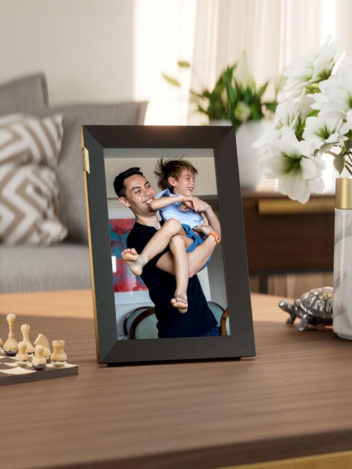 Nixplay Smart Photo Frame 10.1 inch Touch