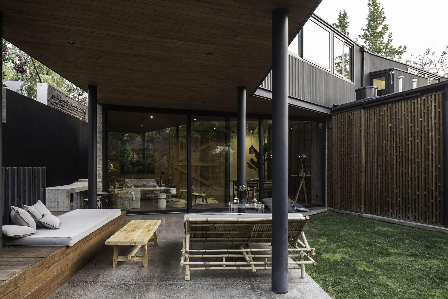 House Project with Panoramic Glazing
