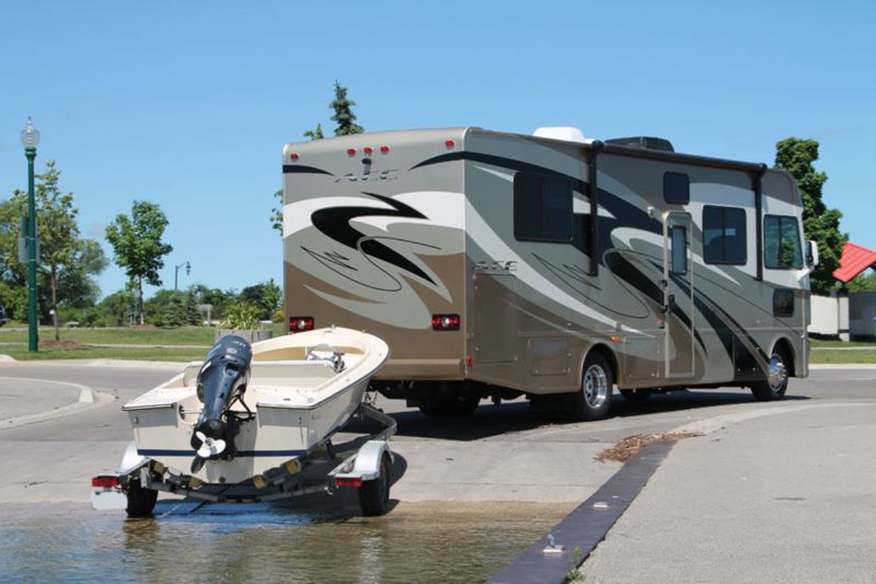 Methods of Towing with a Class A Motorhome