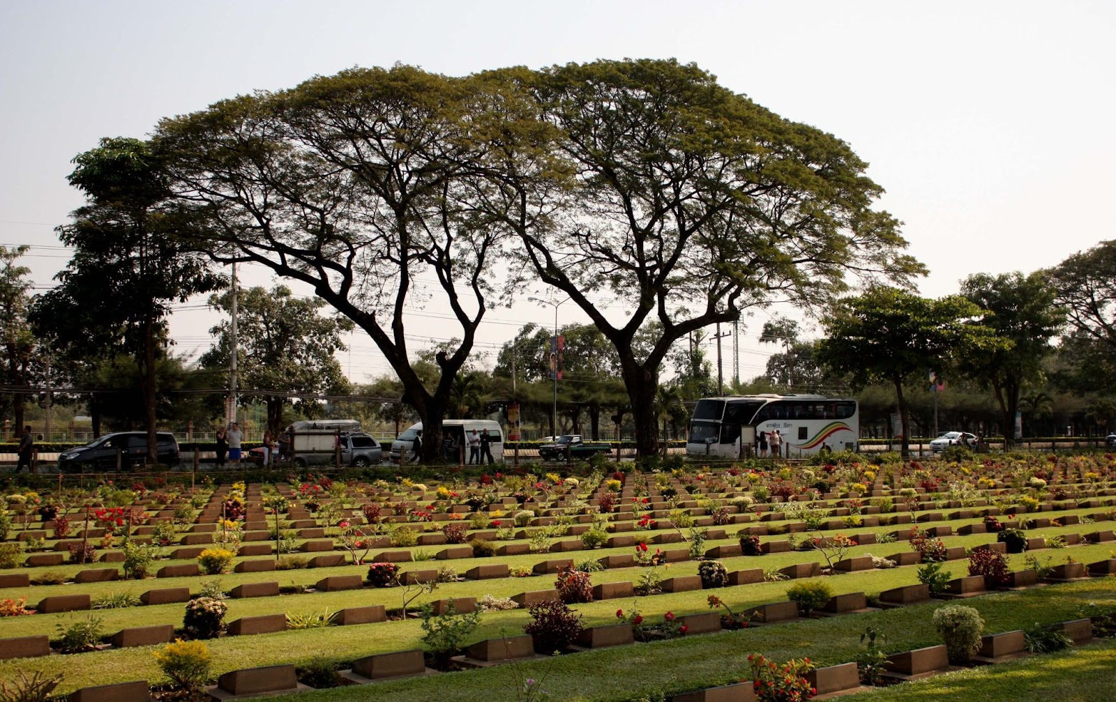 kanchanaburi war cemetery, POWs burial grounds, well maintained cemetery