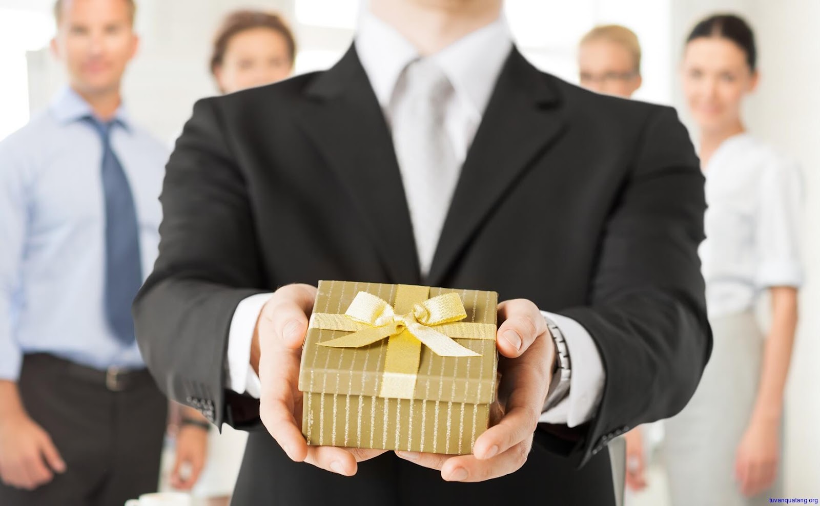 Tìm hiểu về văn hóa công ty trước khi lựa chọn quà tết sang trọng