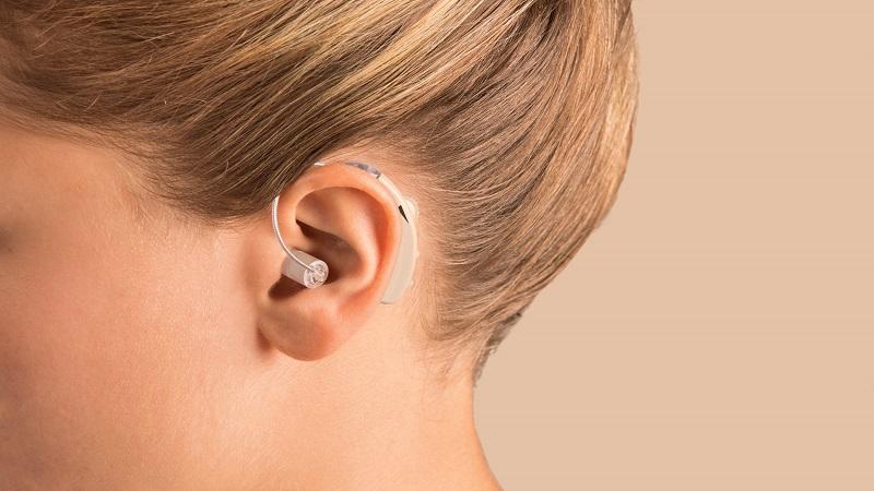 Detailed instructions on how to use a hearing aid in the correct way