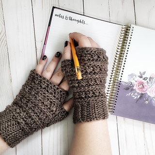 Canyon Fingerless Gloves - Free Crochet Pattern - OkieGirlBling'n'Things