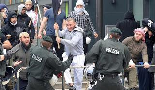 Αποτέλεσμα εικόνας για επιθέσεις μουσουλμάνων γερμανία