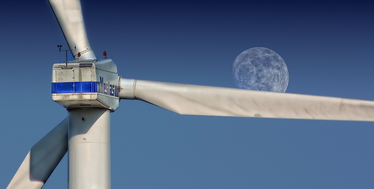 Vestas wind turbine. Image used courtesy of Pixabay