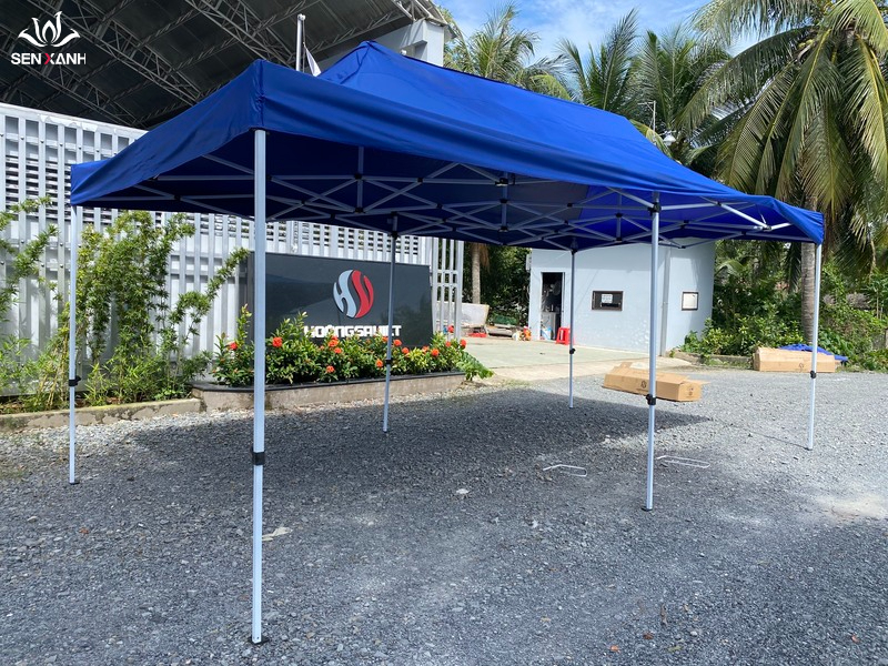  Nhà bạt rút thường có màu đỏ trắng hoặc xanh dương