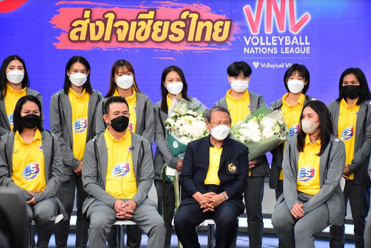 นายกสมาคมวอลเลย์บอล สมพร ใช้บางยาง ที่นำวงการลูกยางไทยไปสู่ระดับโลก 6