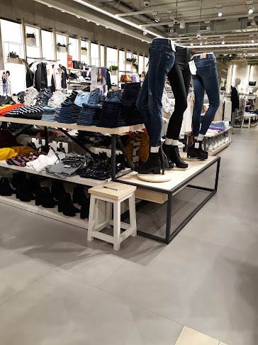Stradivarius - Tienda de ropa