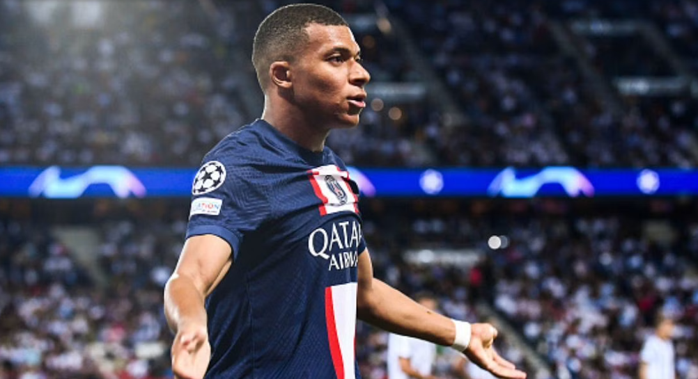 Kylian Mbappe Complains Achraf Hakimi After Mistimed Pass: Reports have unveiled that Kylian Mbappe has been in the media for controversy