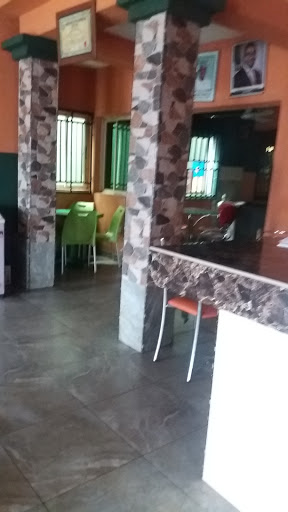Two Sisters Food Centre, Akpakpava Rd, Use, Benin City, Edo, Nigeria, Chicken Restaurant, state Edo