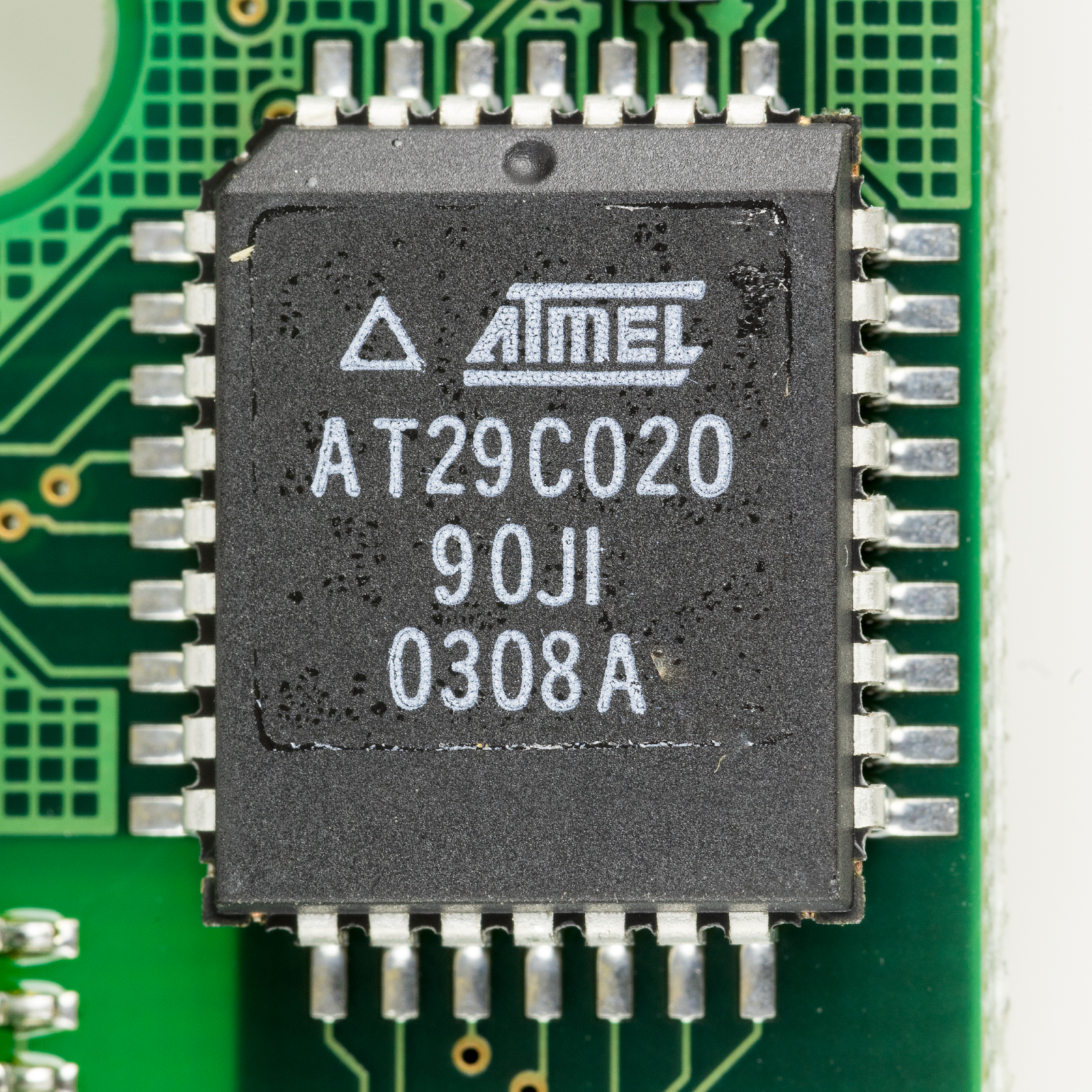 Atmel AT29C020 Microcontroller