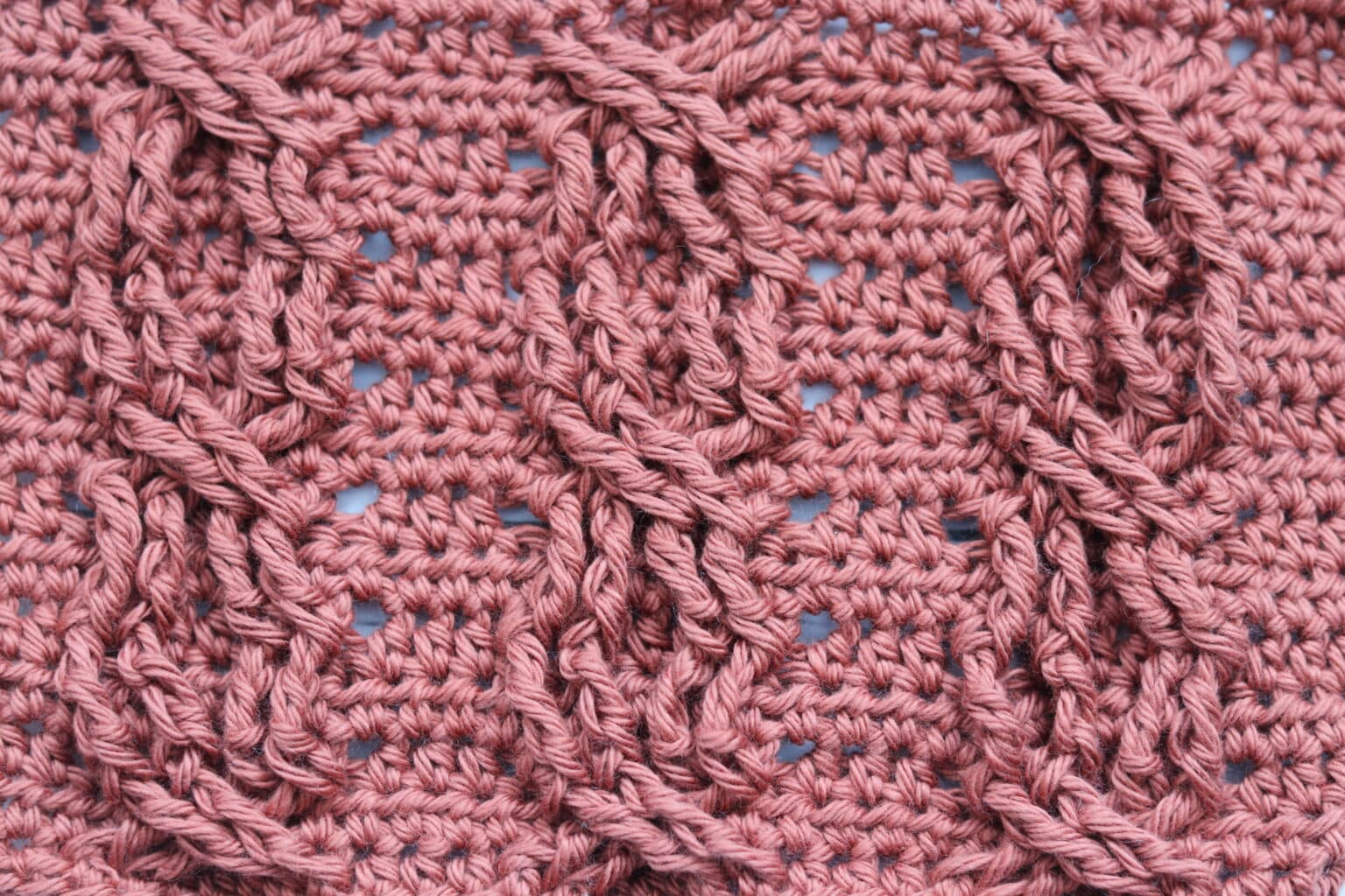 crochet chain link cables on large swatch