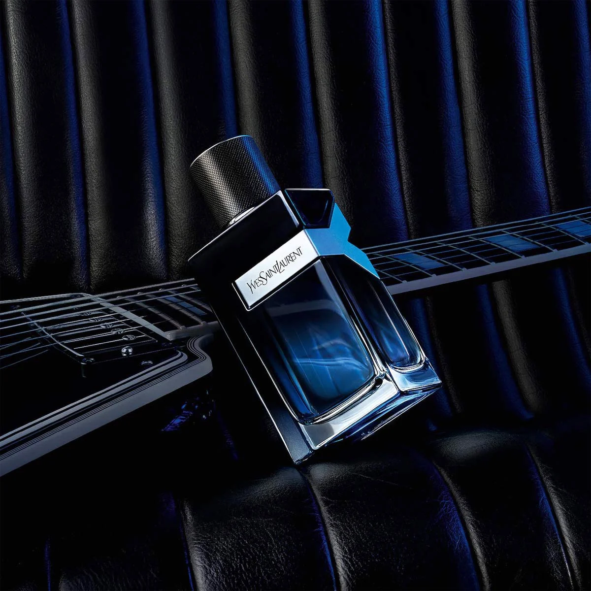 Yves Saint Laurent Y được đánh giá rất cao từ ngoại hình thiết kế đến hương thơm độc đáo