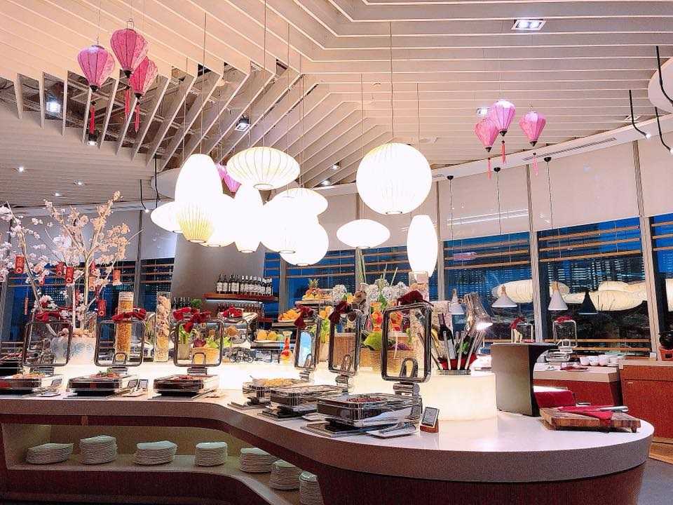 Buffet tôm hùm ngon hơn khi mọi thứ thật sang trọng và đẳng cấp.