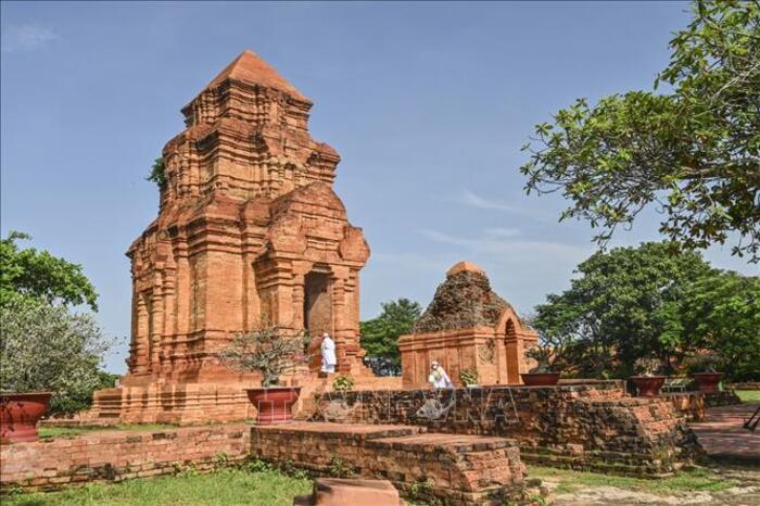 Tour du lịch free & easy Phan Thiết: Tháp Chăm Pô Sah Inư