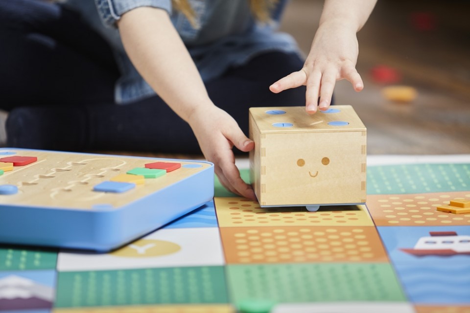 the early education cubetto coding robot