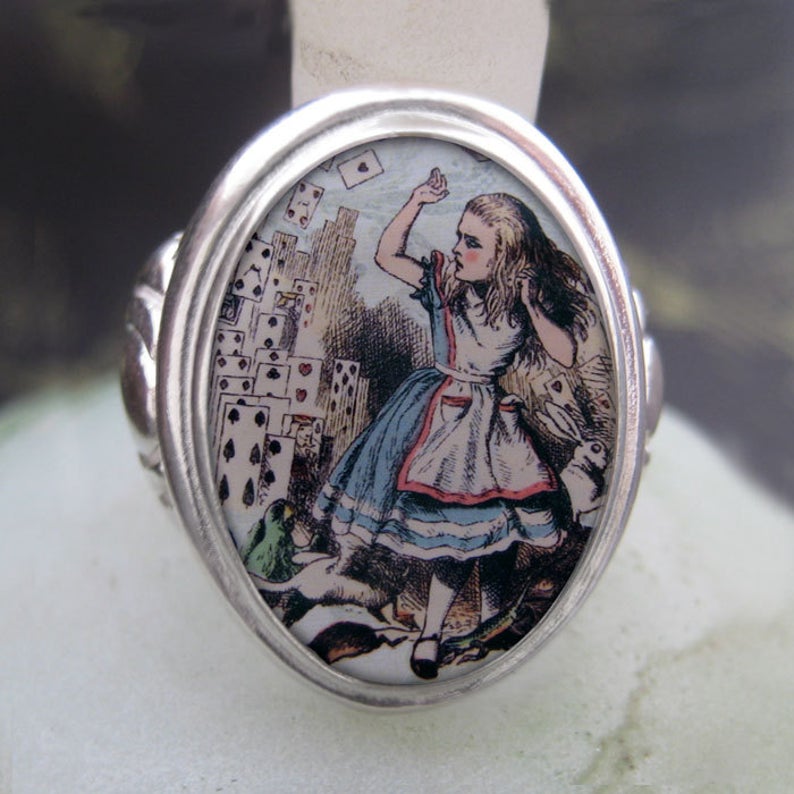 gifts for alice in wonderland fans, top 10 alice in wonderland gifts, gifts for alice in the wonderland fans, gifts for alice in wonderland fangirl, alice in wonderland presents, best gift listings, bgl, alice in wonderland cashire cat ring