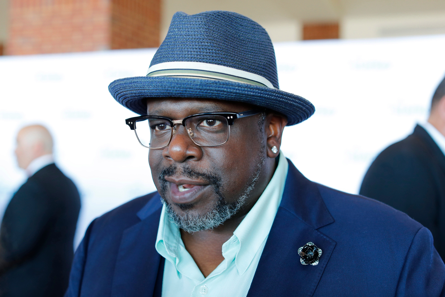 How Much Does Cedric The Entertainer Worth By Himself?