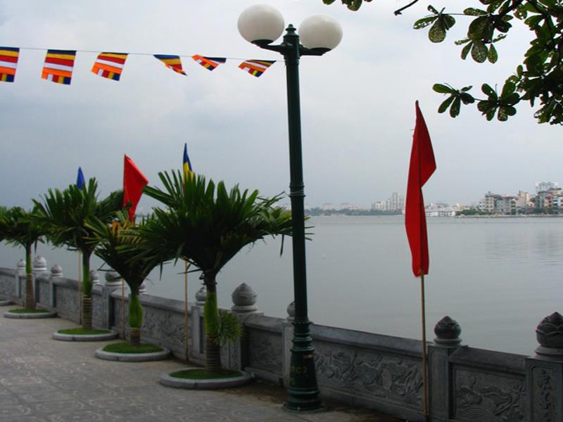 Cột đèn chiếu sáng sân vườn đạt tiêu chuẩn của Phan Nguyễn