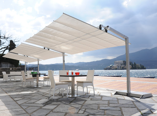 retractable awning image