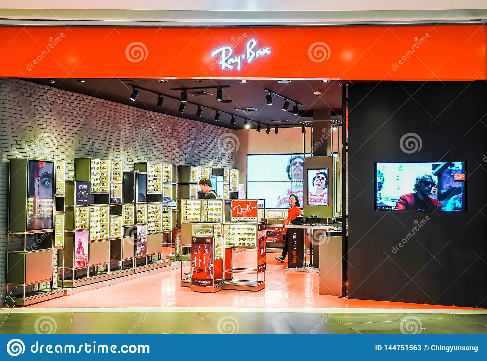 Ray-Ban