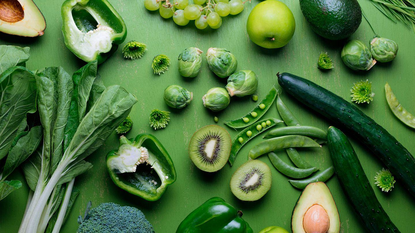 11 Green Foods (and 1 Drink) That Are Good for You