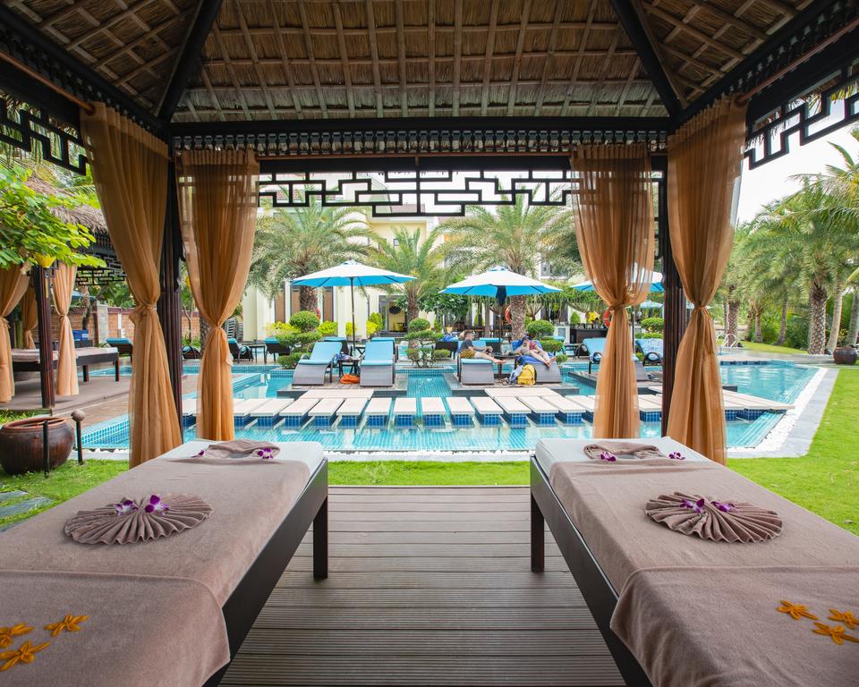 hotels with swimming pools in Hoi An