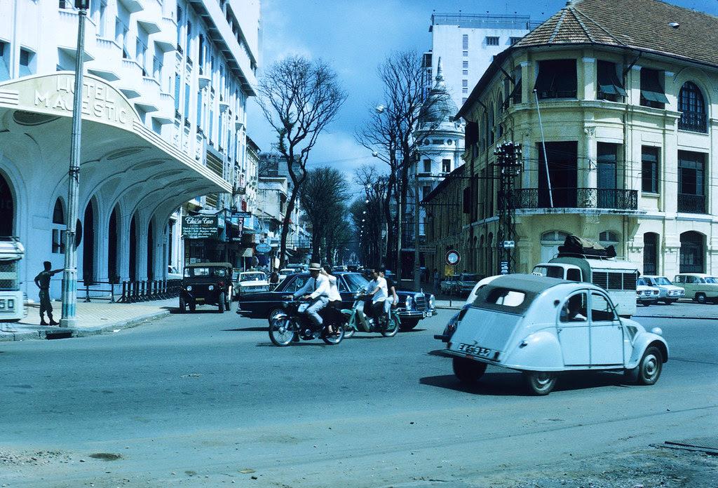 60 tấm ảnh màu đẹp nhất của đường phố Saigon thập niên 1960-1970 - 17