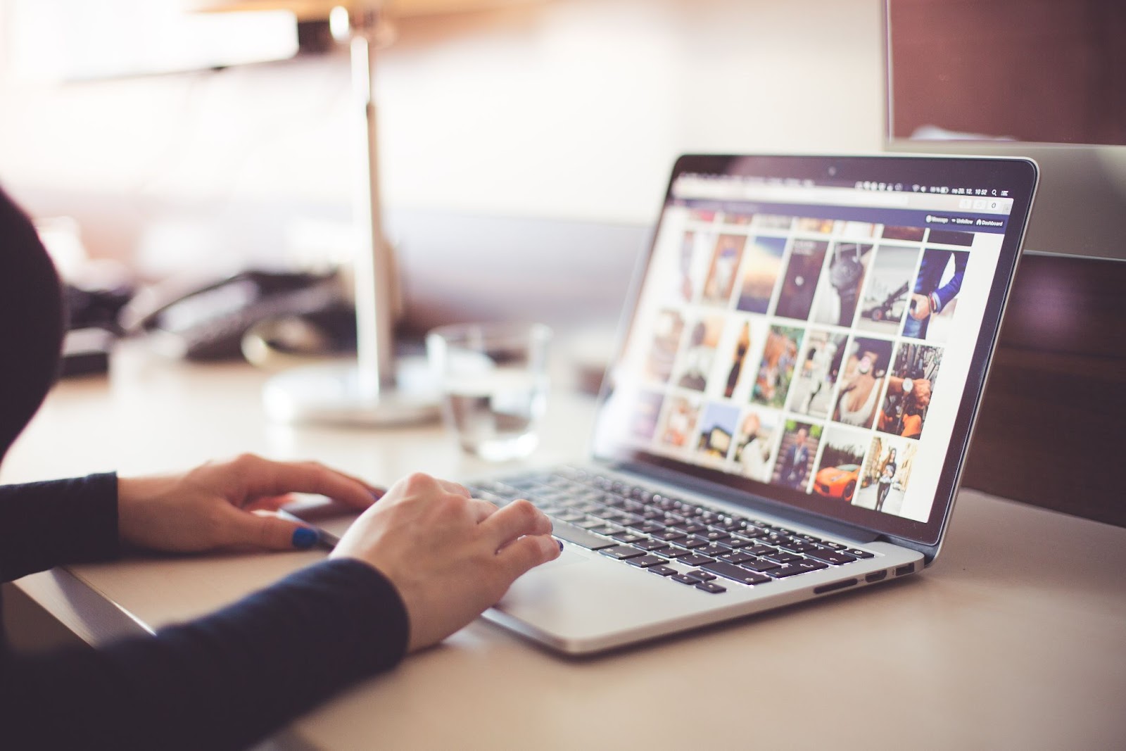 https://www.pexels.com/photo/person-using-laptop-computer-during-daytime-196655/