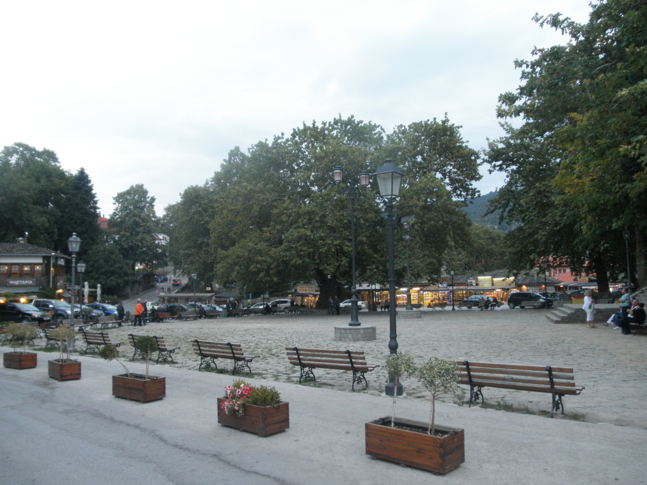 031899232-big.jpg